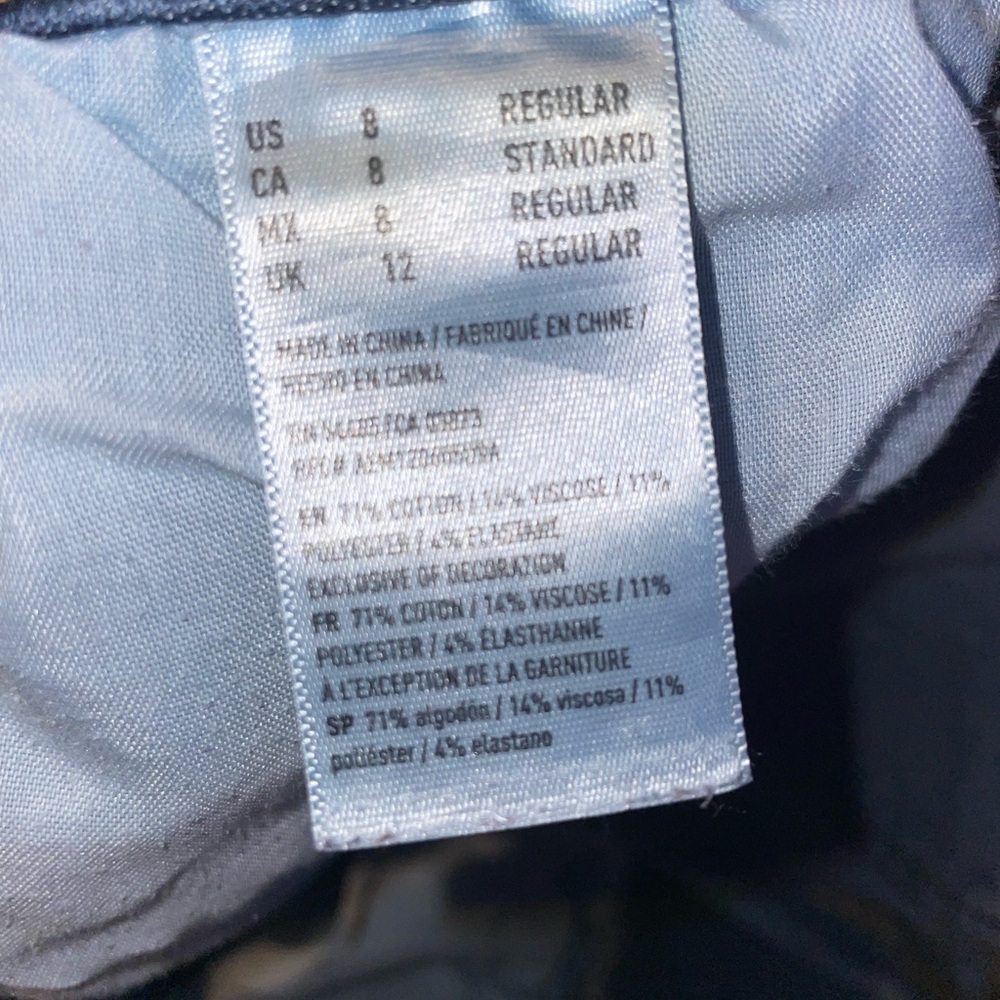 American eagle jeans. 8R; in good condition!!